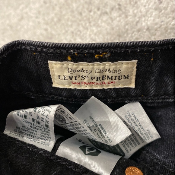 Black size 27 high rise Levis denim shorts - Picture 2 of 6